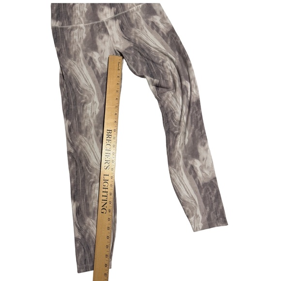 Varley Century Marble Leggings. Good used condition. Size Medium. Grey and white - Picture 7 of 9